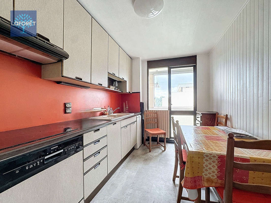 Appartement à SAINT-GENIS-LAVAL