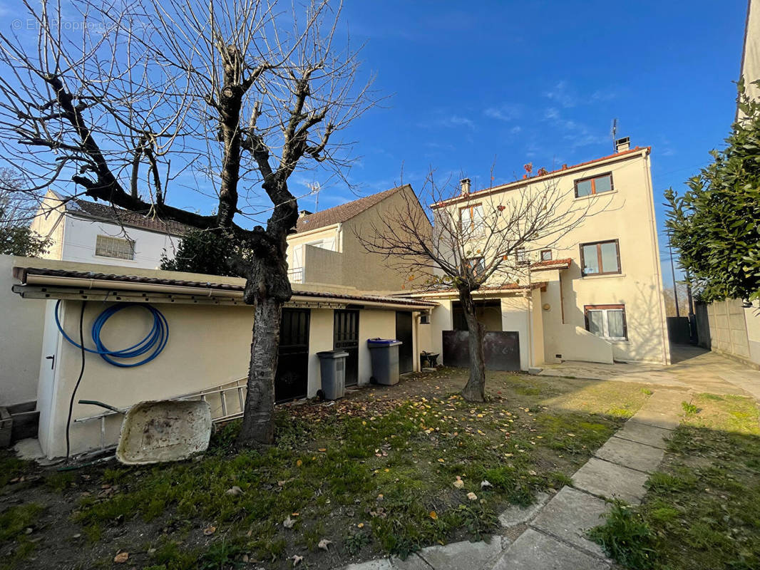 Maison à SARTROUVILLE