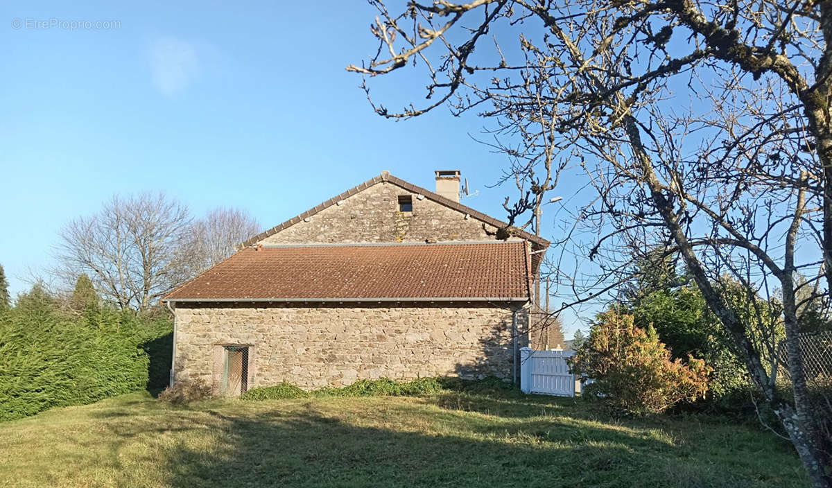 Maison à PEYRAT-LE-CHATEAU