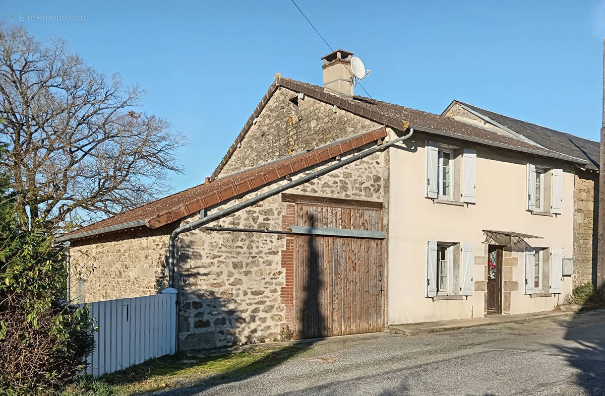 Maison à PEYRAT-LE-CHATEAU