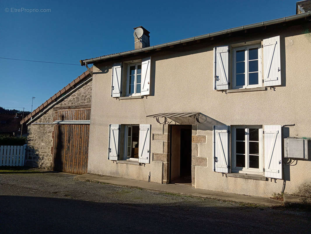 Maison à PEYRAT-LE-CHATEAU