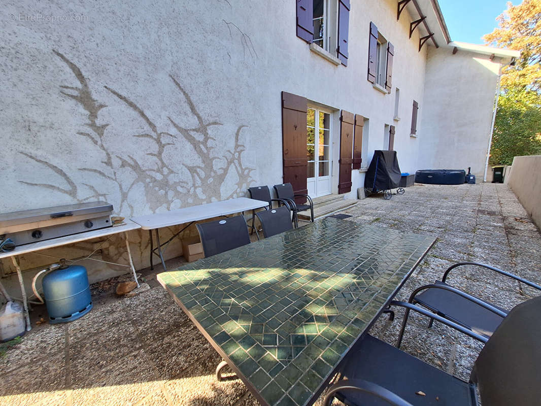 Maison à LE PEAGE-DE-ROUSSILLON