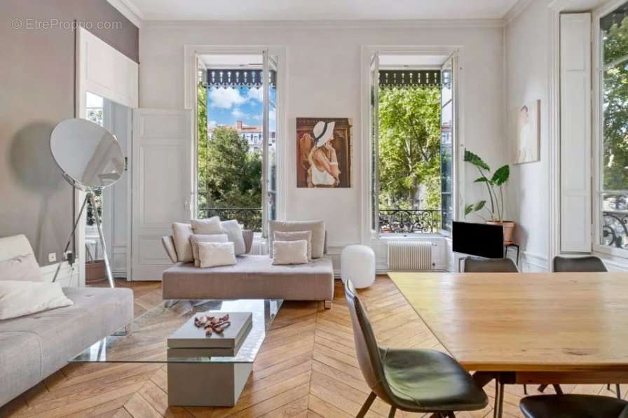 Appartement à PARIS-6E