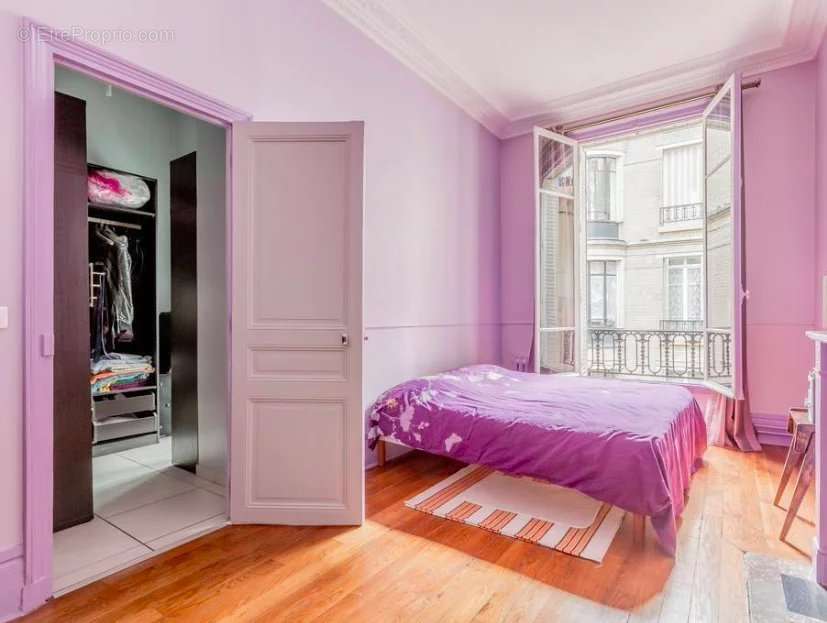 Appartement à PARIS-17E