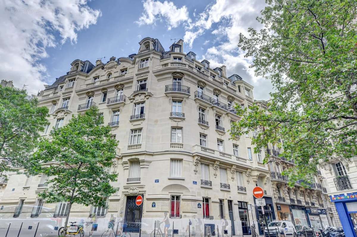 Appartement à PARIS-17E