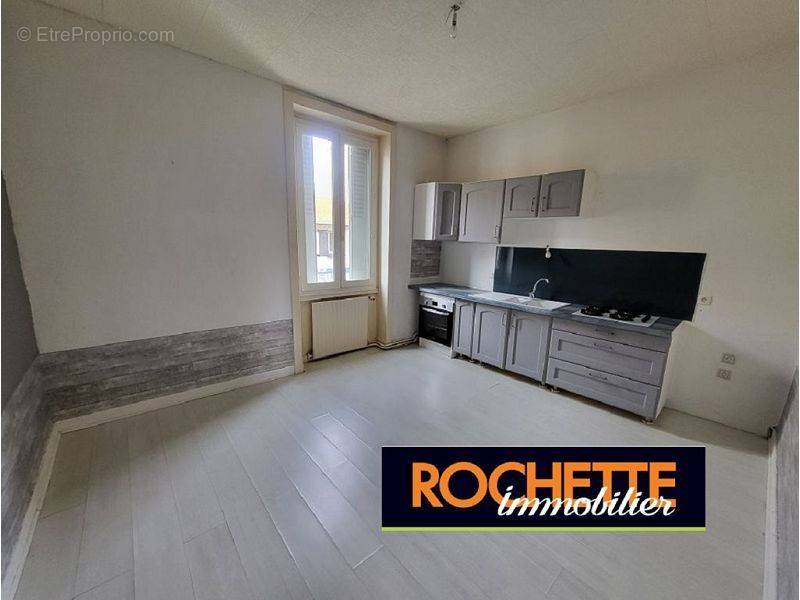 Appartement à MONTROND-LES-BAINS