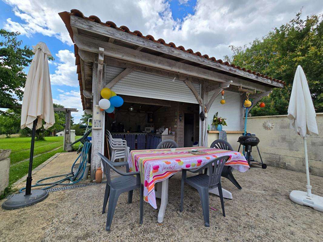 Maison à SAINT-BARTHELEMY-DE-BELLEGARDE