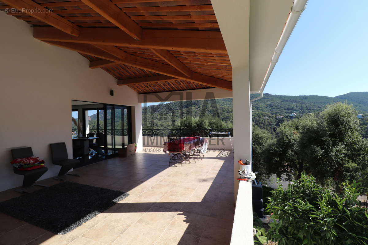 Maison à LES ADRETS-DE-L&#039;ESTEREL