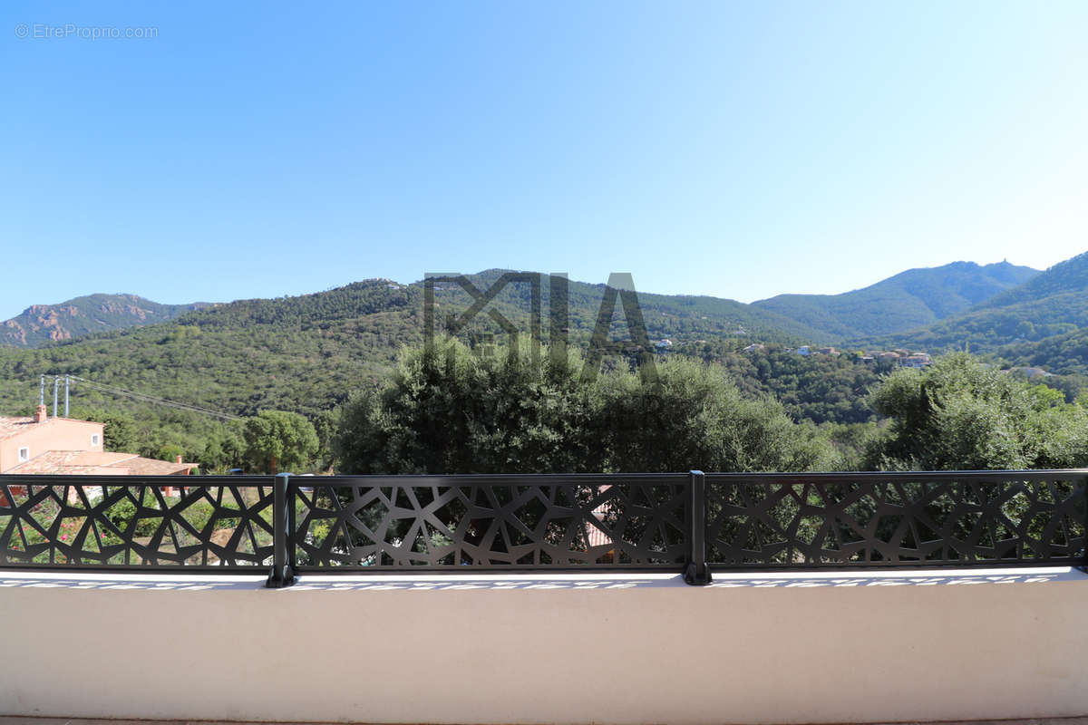 Maison à LES ADRETS-DE-L&#039;ESTEREL