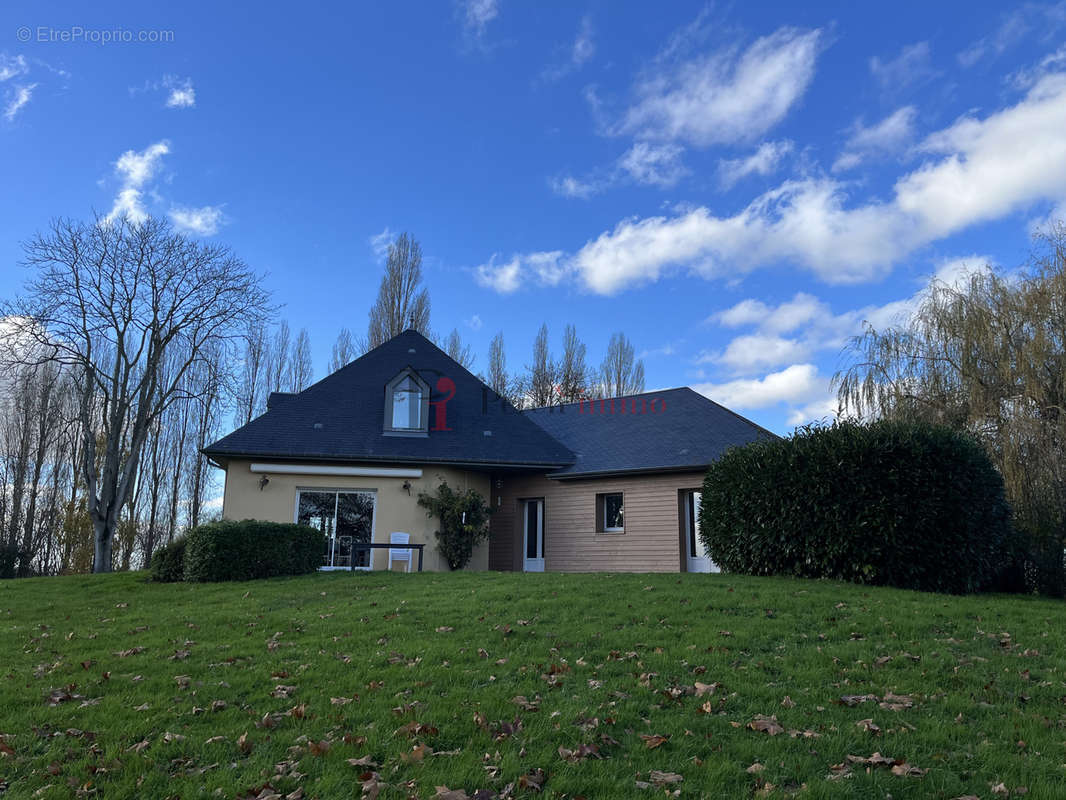 Maison à SAINT-COSME-EN-VAIRAIS