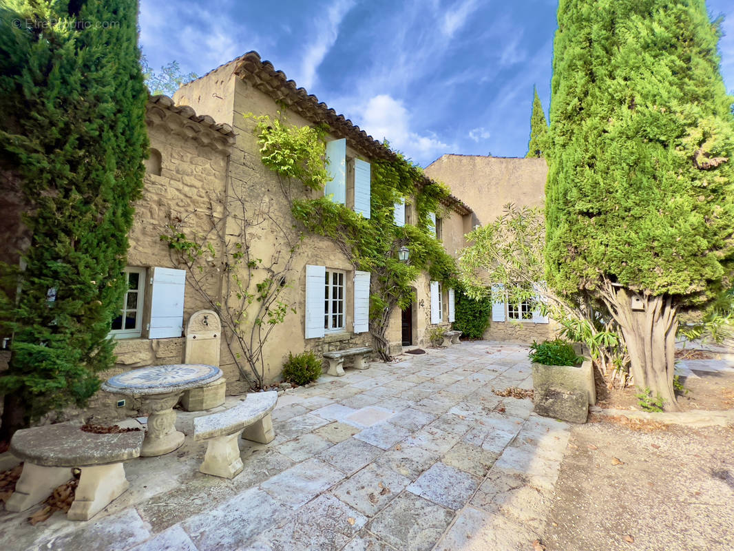 Maison à L&#039;ISLE-SUR-LA-SORGUE