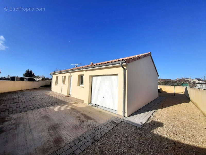 Maison à DOUE-LA-FONTAINE