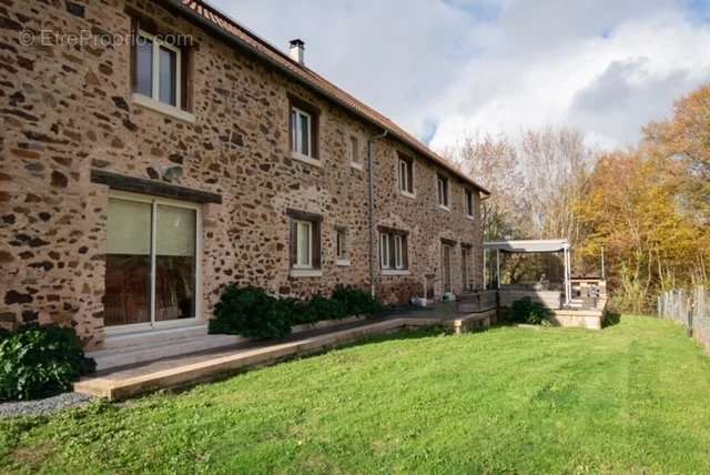 Maison à SAVIGNAC-LEDRIER