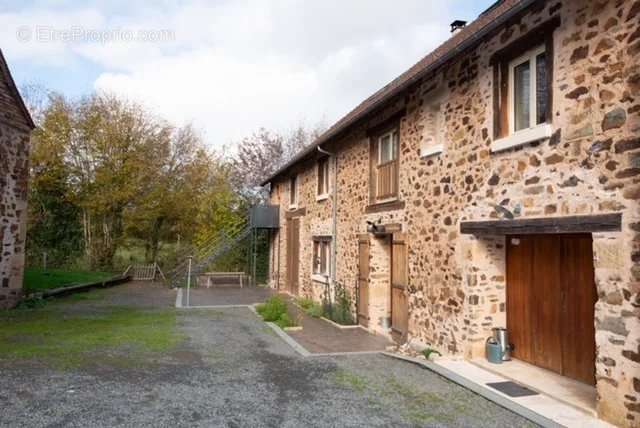 Maison à SAVIGNAC-LEDRIER