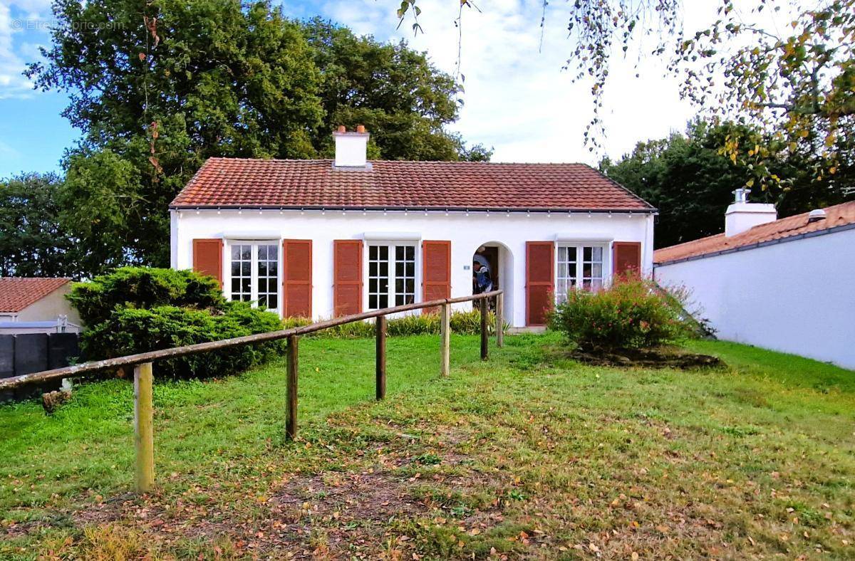 Maison à SAINT-LEGER-LES-VIGNES