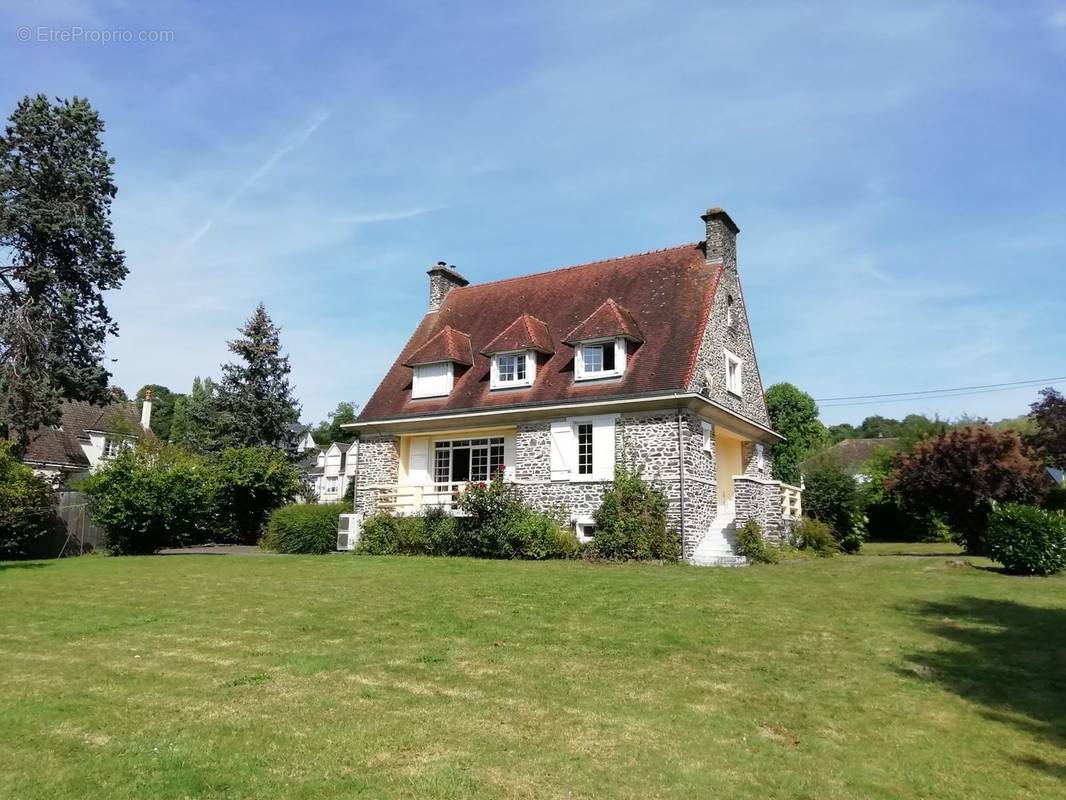 Maison à PONT-D&#039;OUILLY