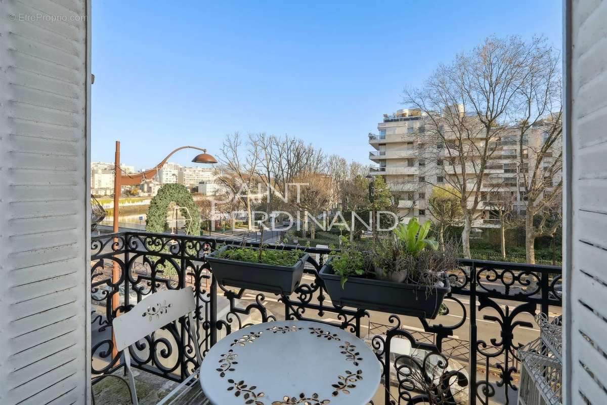 Appartement à NEUILLY-SUR-SEINE