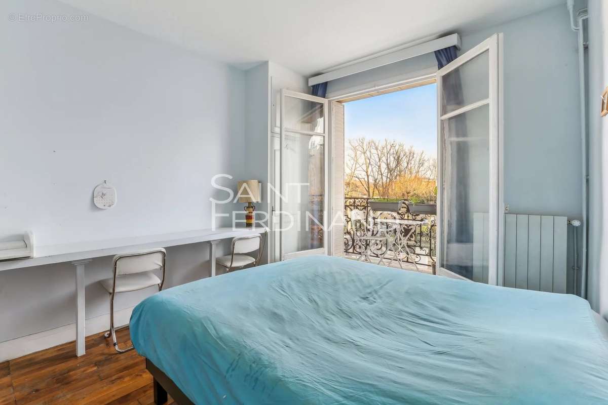 Appartement à NEUILLY-SUR-SEINE