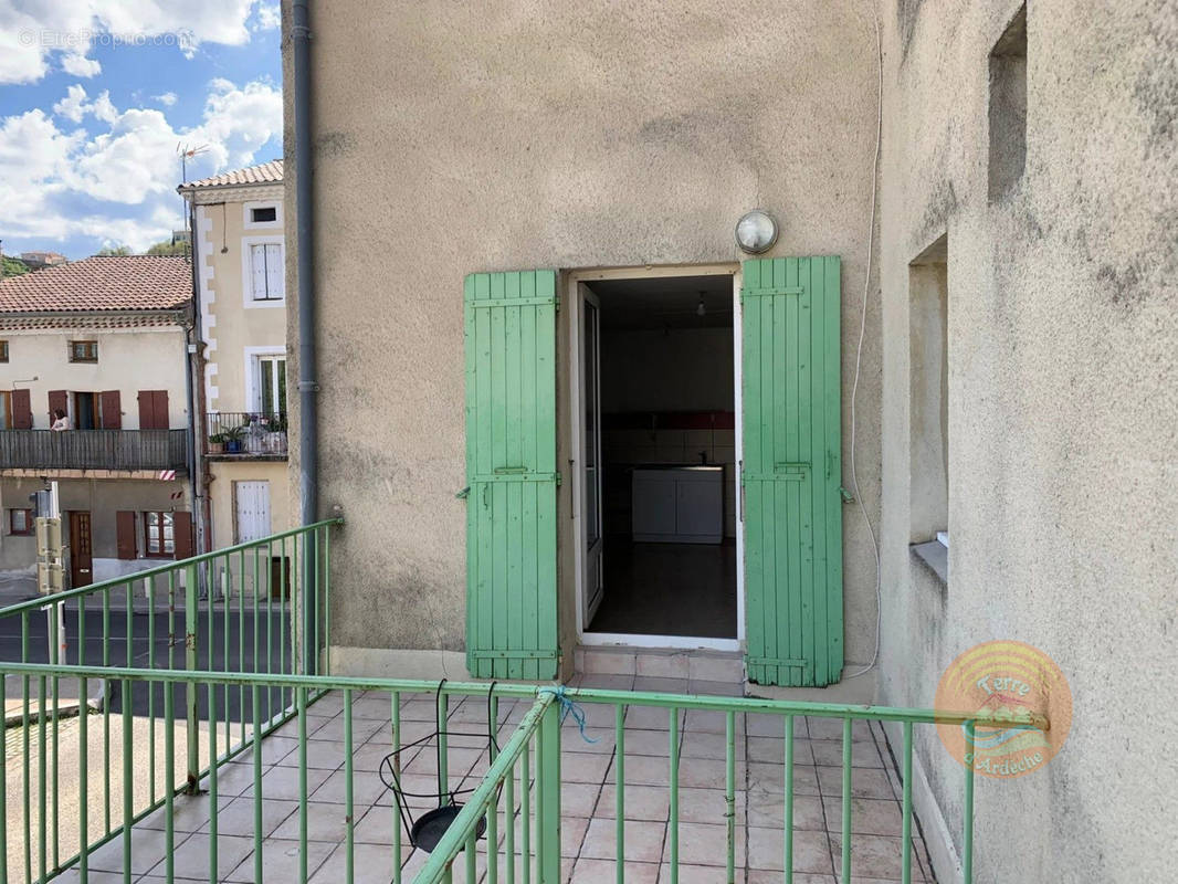 Appartement avec terrasse - Appartement à AUBENAS