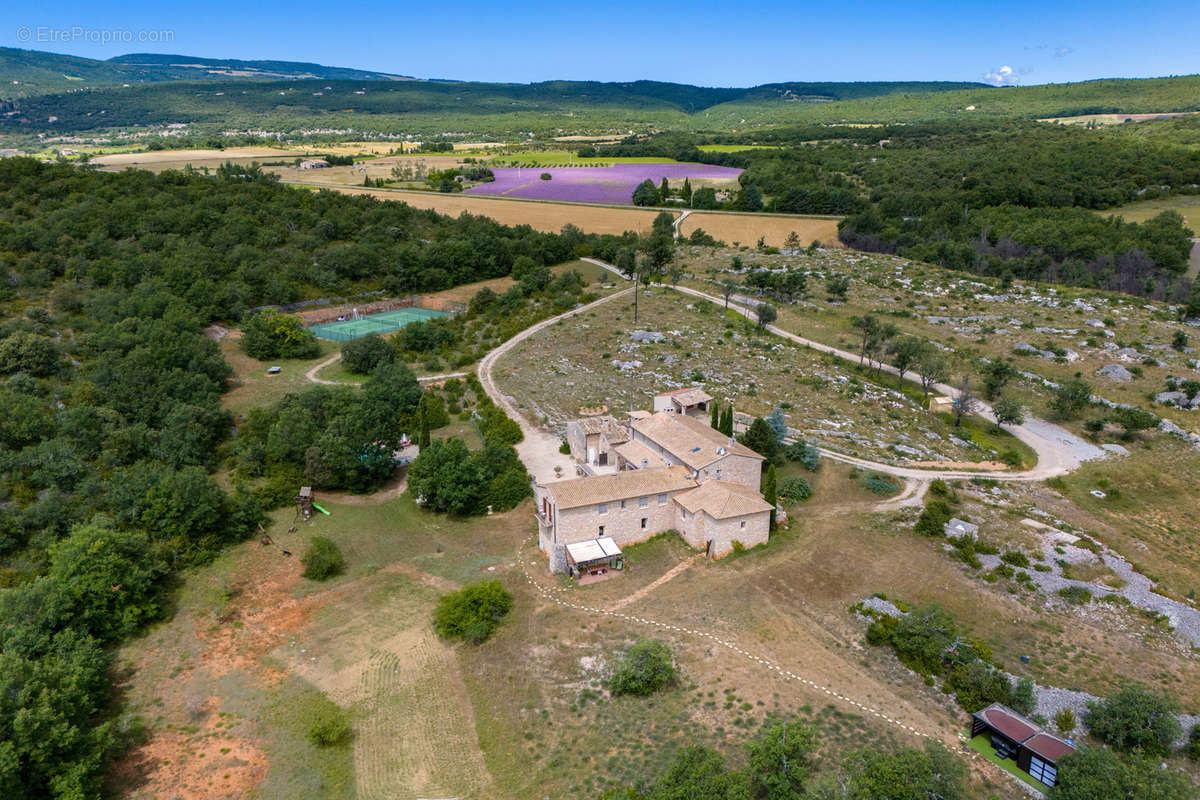 Maison à SIMIANE-LA-ROTONDE