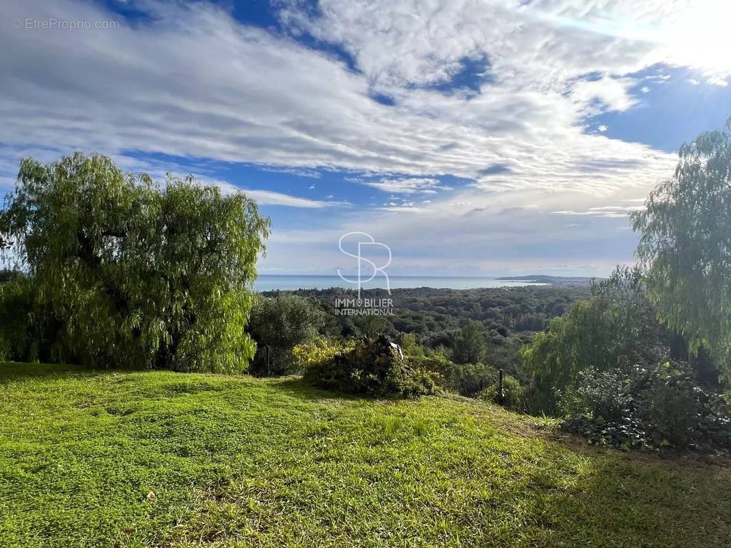 Appartement à VILLENEUVE-LOUBET