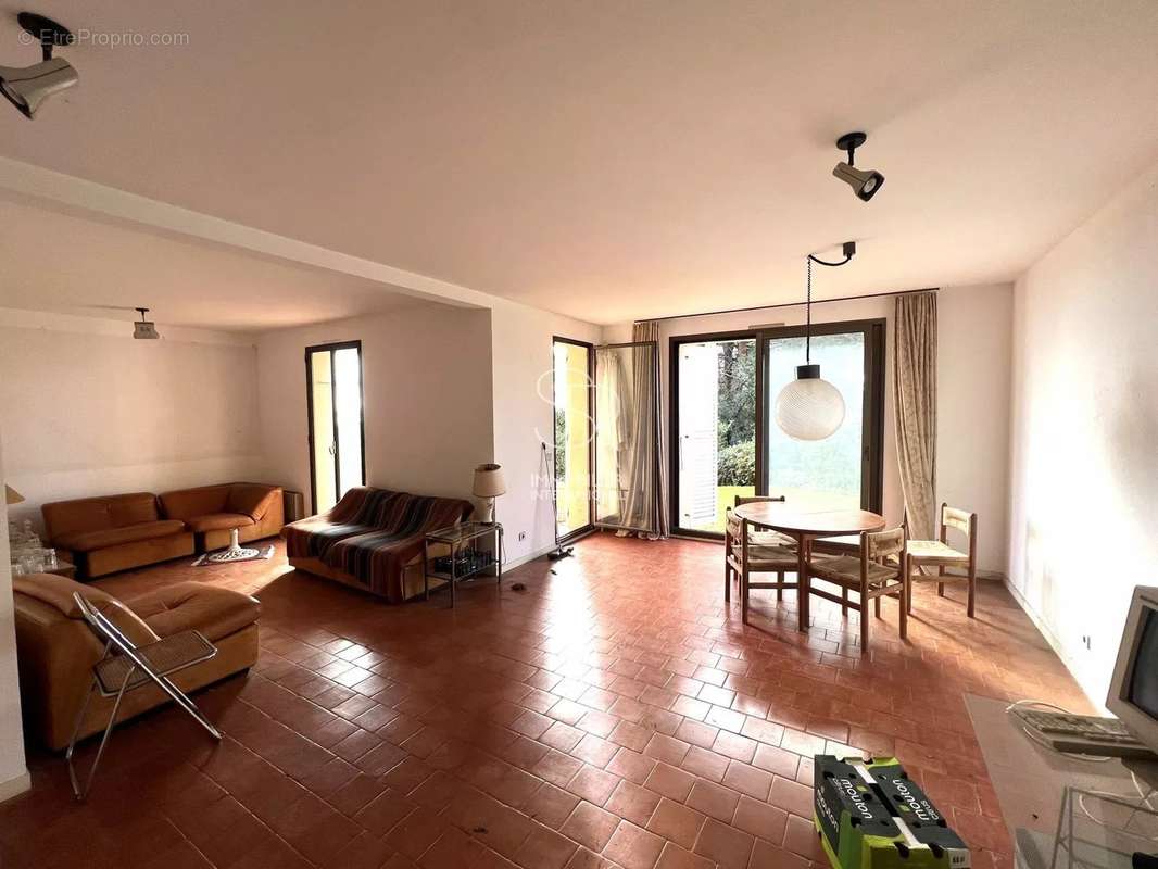 Appartement à VILLENEUVE-LOUBET