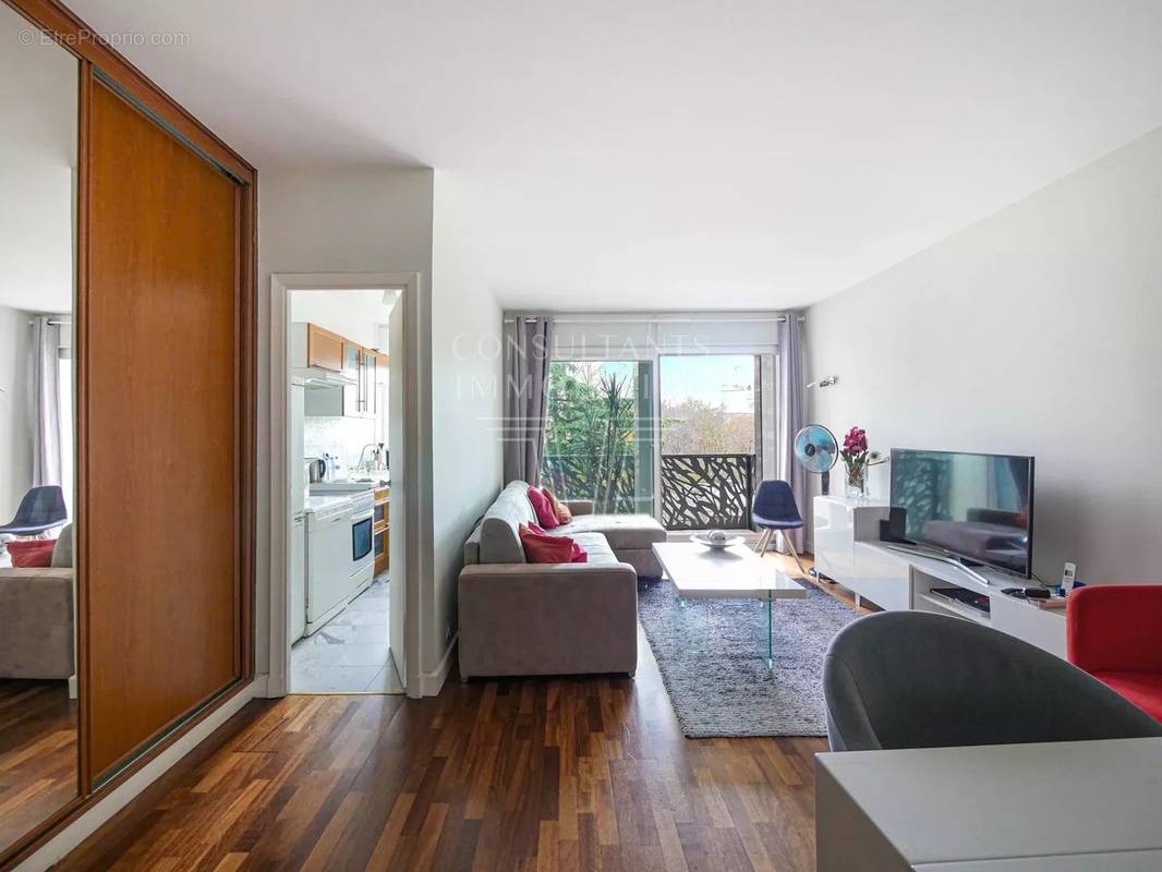 Appartement à PARIS-8E