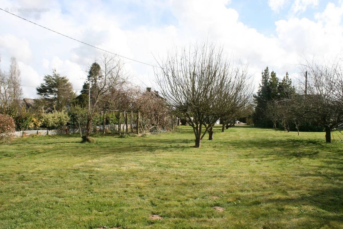 Terrain à GUEGON