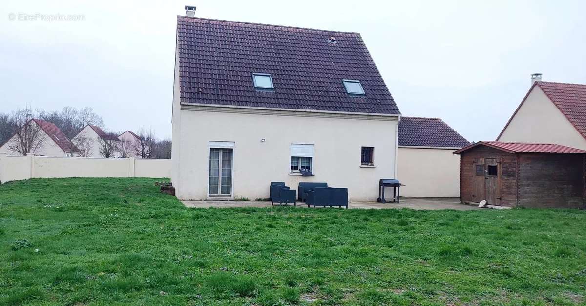 Maison à FERRIERES-EN-GATINAIS