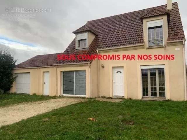 Maison à FERRIERES-EN-GATINAIS