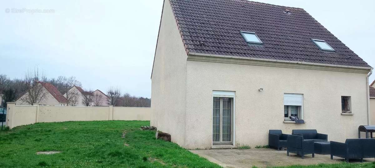 Maison à FERRIERES-EN-GATINAIS