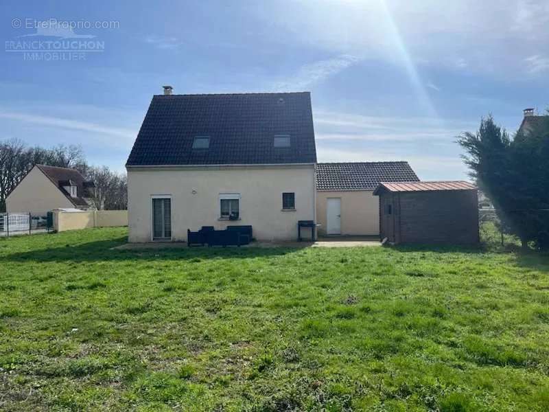 Maison à FERRIERES-EN-GATINAIS