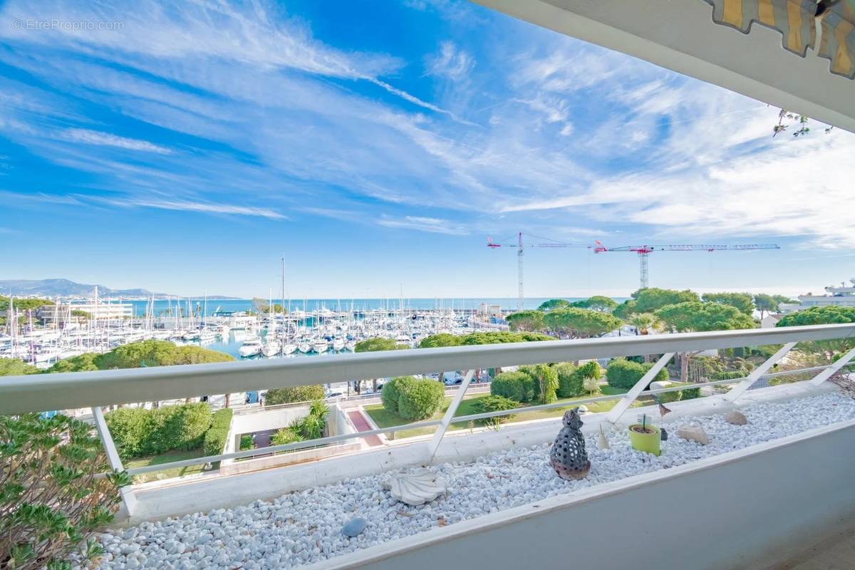 Appartement à VILLENEUVE-LOUBET