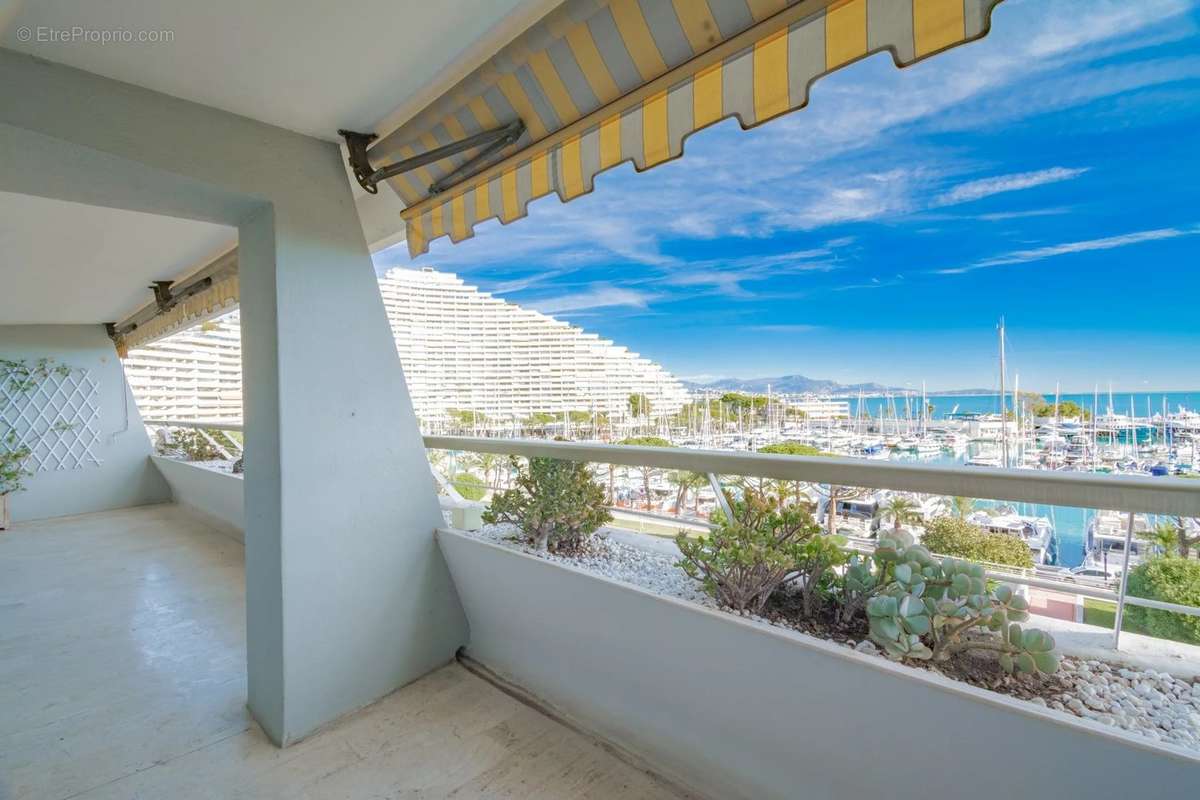 Appartement à VILLENEUVE-LOUBET