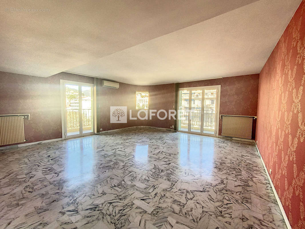 Appartement à MENTON