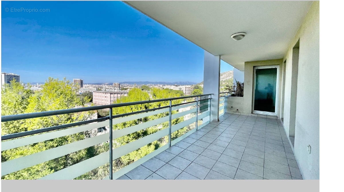 Appartement à MARSEILLE-9E