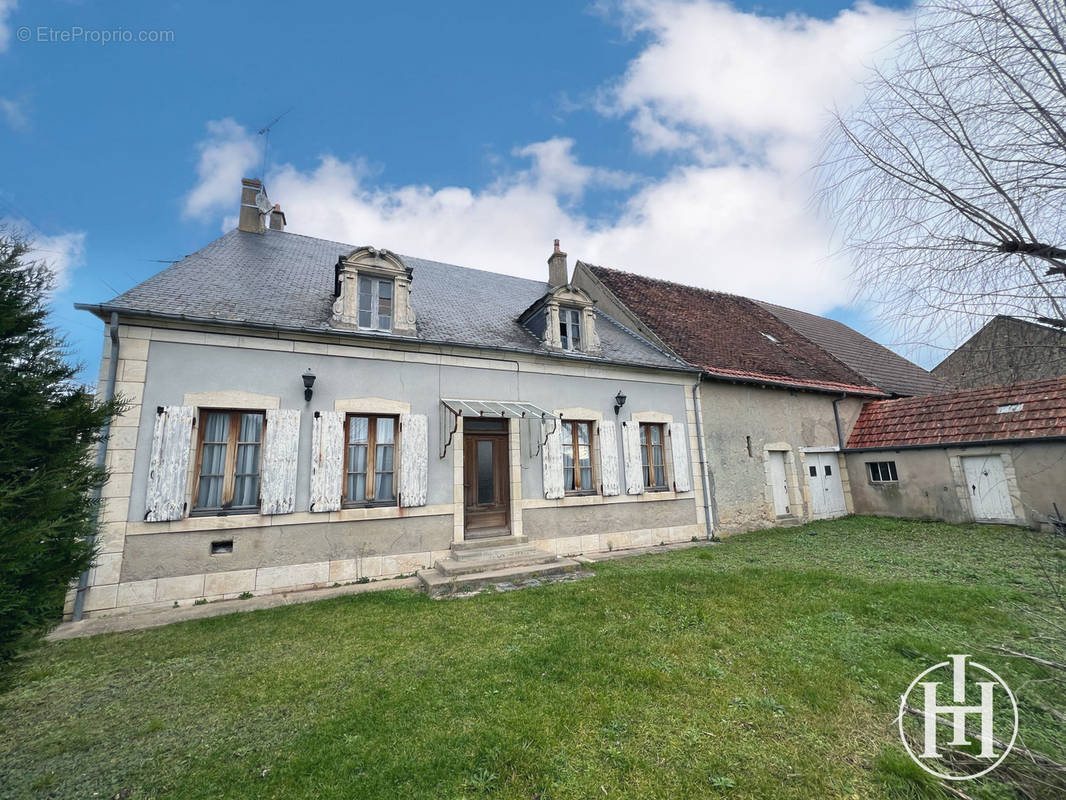 Maison à SAINT-AMAND-MONTROND