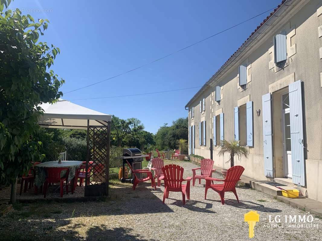 Maison à SAINT-FORT-SUR-GIRONDE