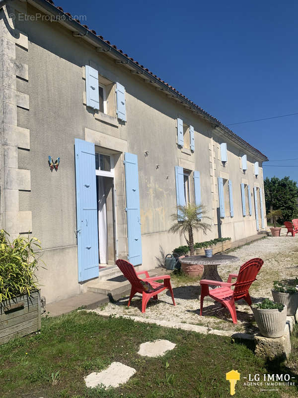 Maison à SAINT-FORT-SUR-GIRONDE