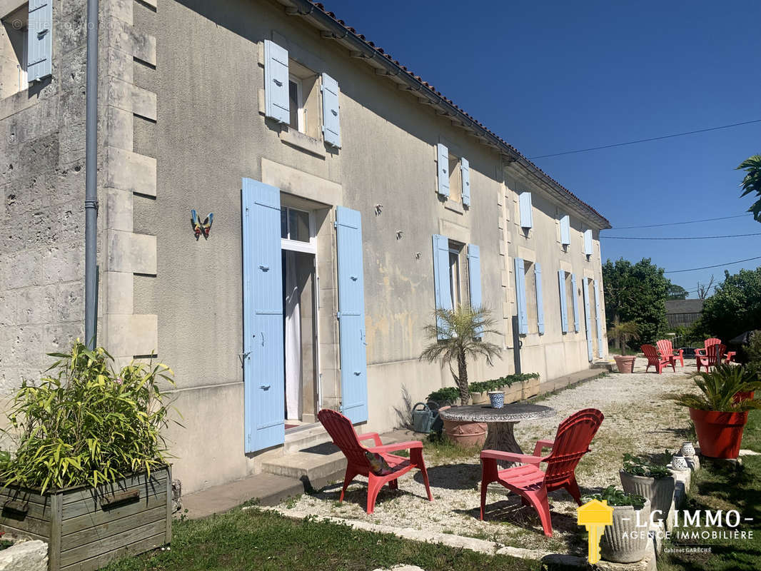 Maison à SAINT-FORT-SUR-GIRONDE