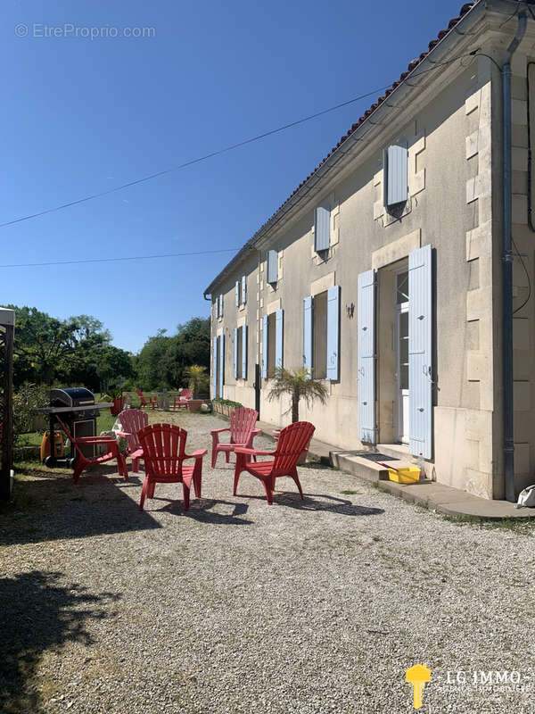 Maison à SAINT-FORT-SUR-GIRONDE