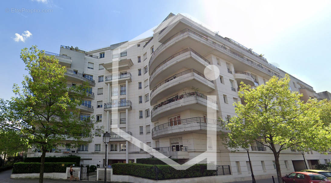 Appartement à COURBEVOIE