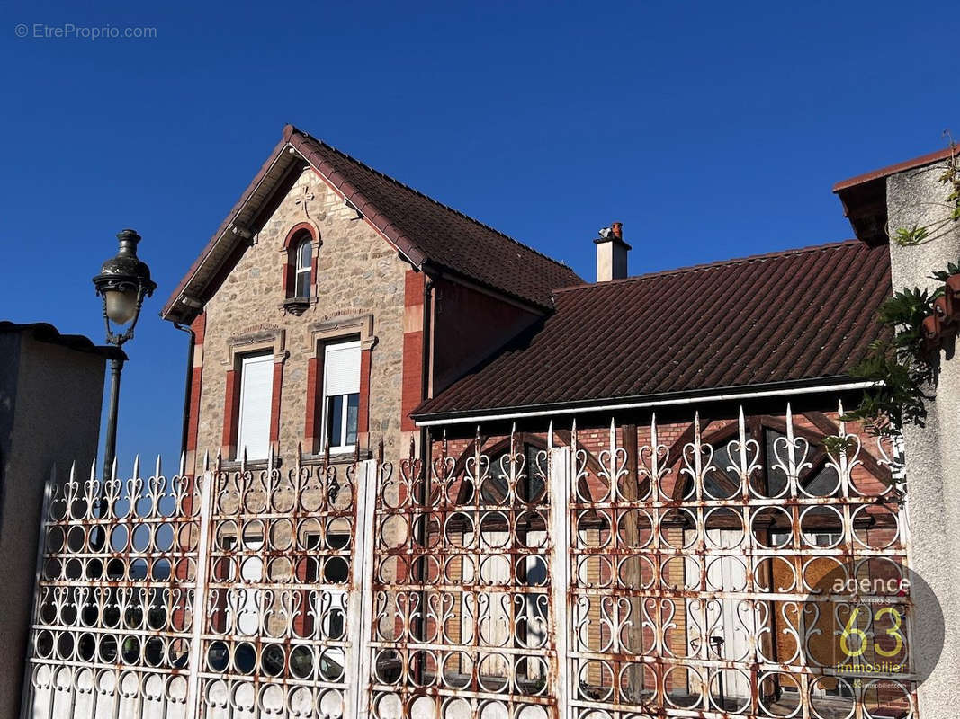 Maison à THIERS