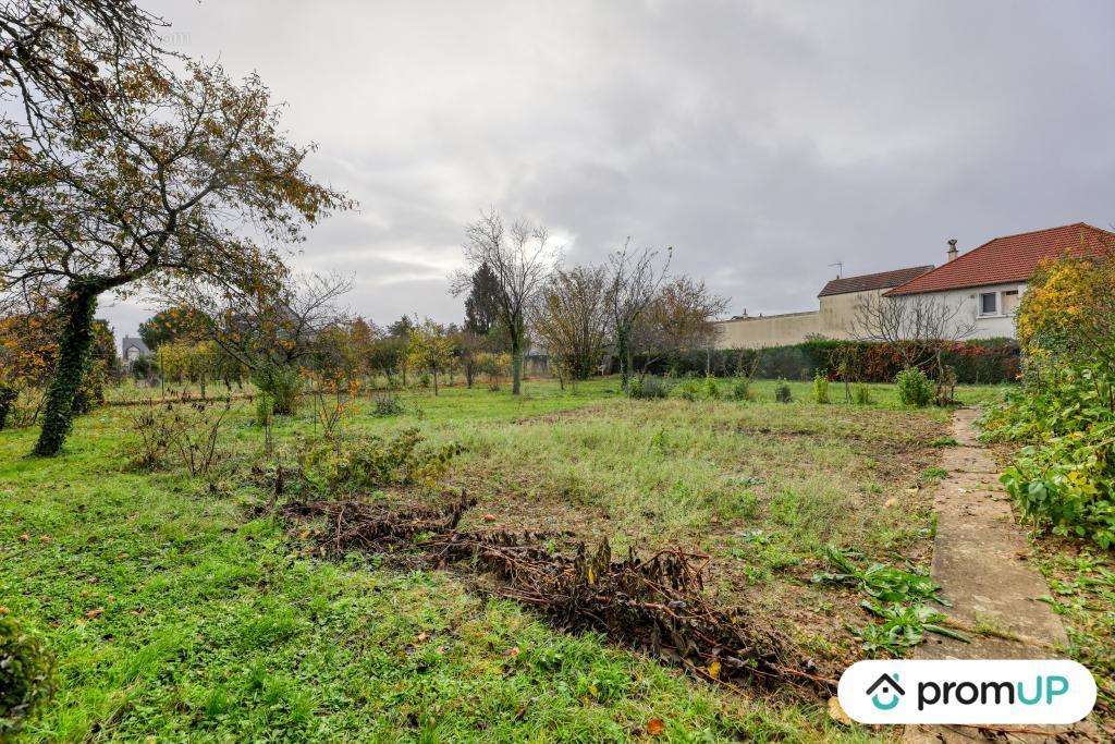 Terrain à JOUE-LES-TOURS