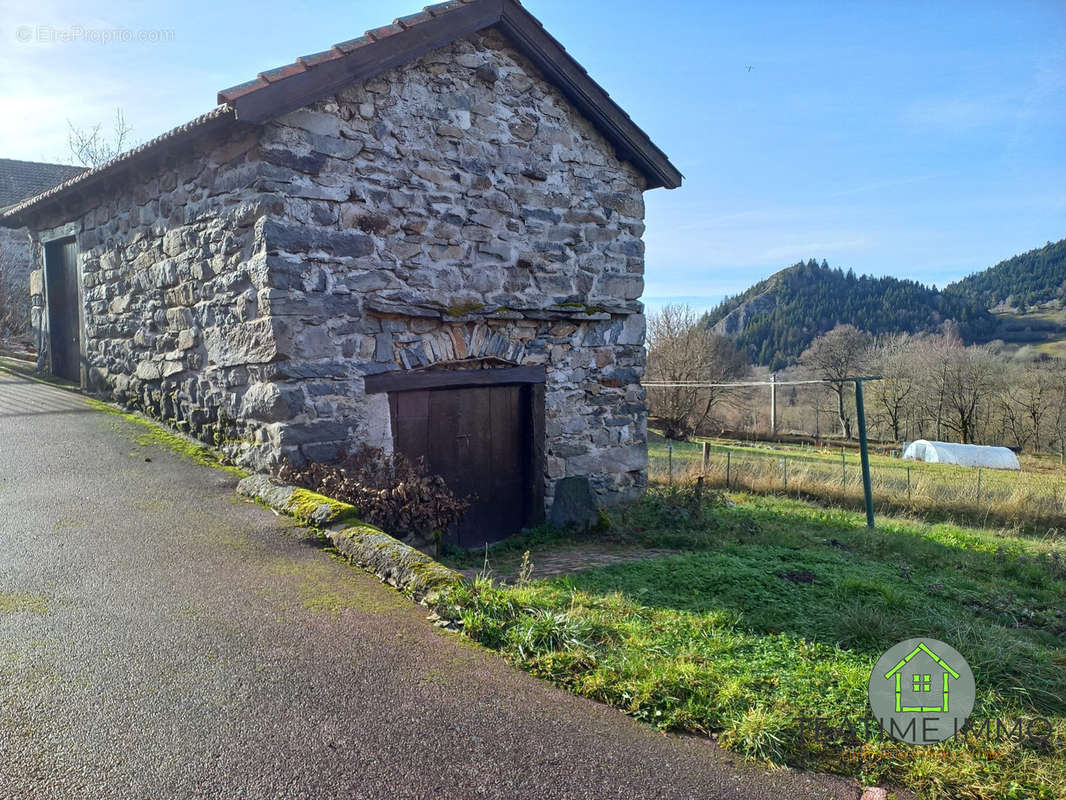 Maison à QUEYRIERES