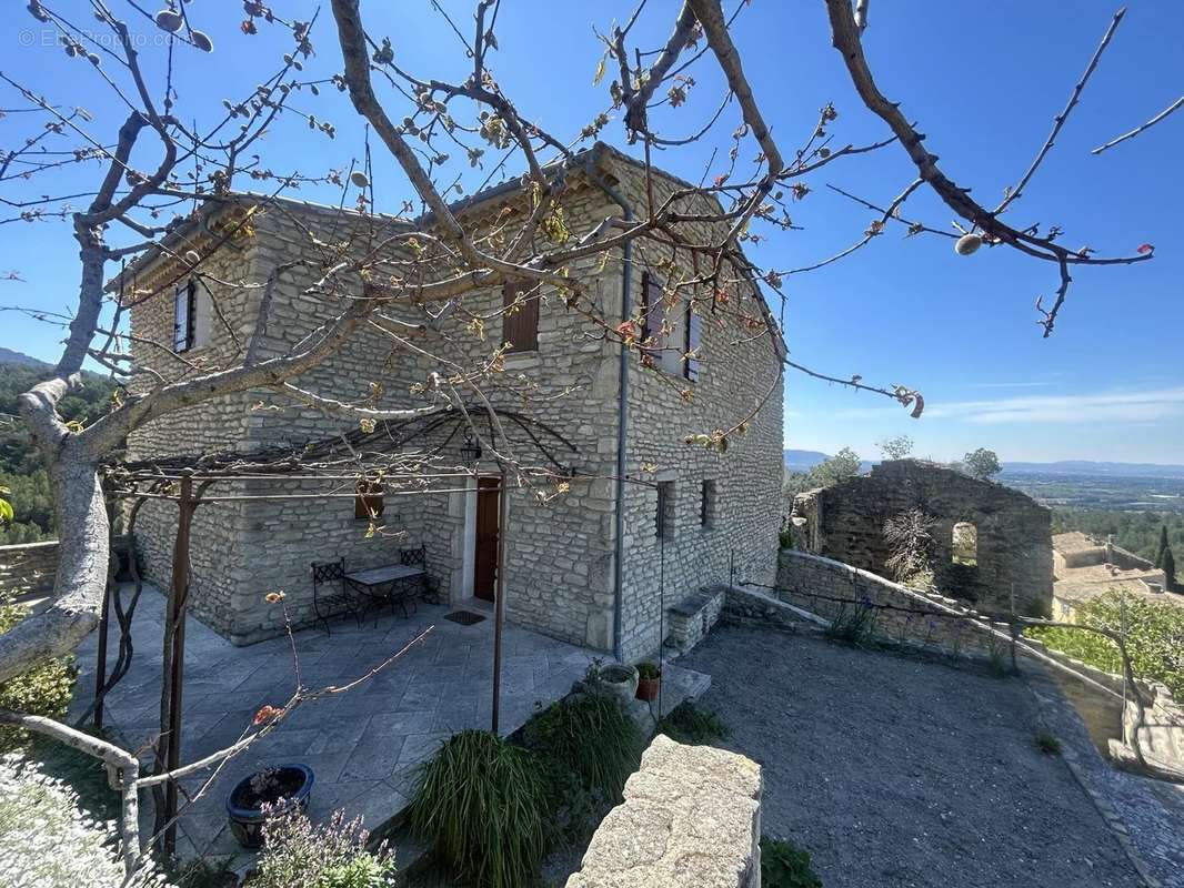 Maison à SAUMANE-DE-VAUCLUSE