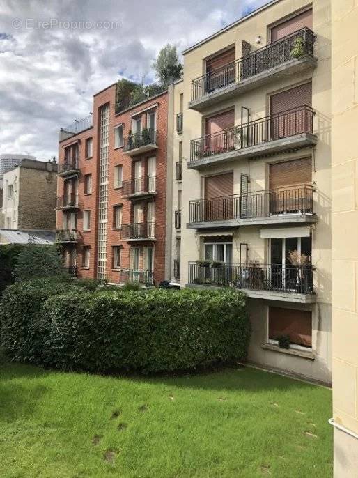 Appartement à NEUILLY-SUR-SEINE