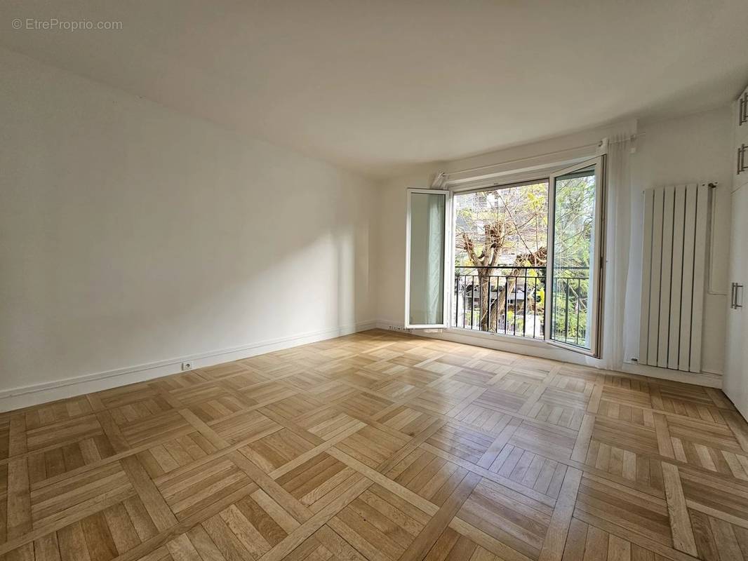 Appartement à NEUILLY-SUR-SEINE