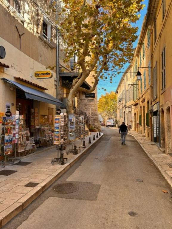 Commerce à LA CADIERE-D&#039;AZUR