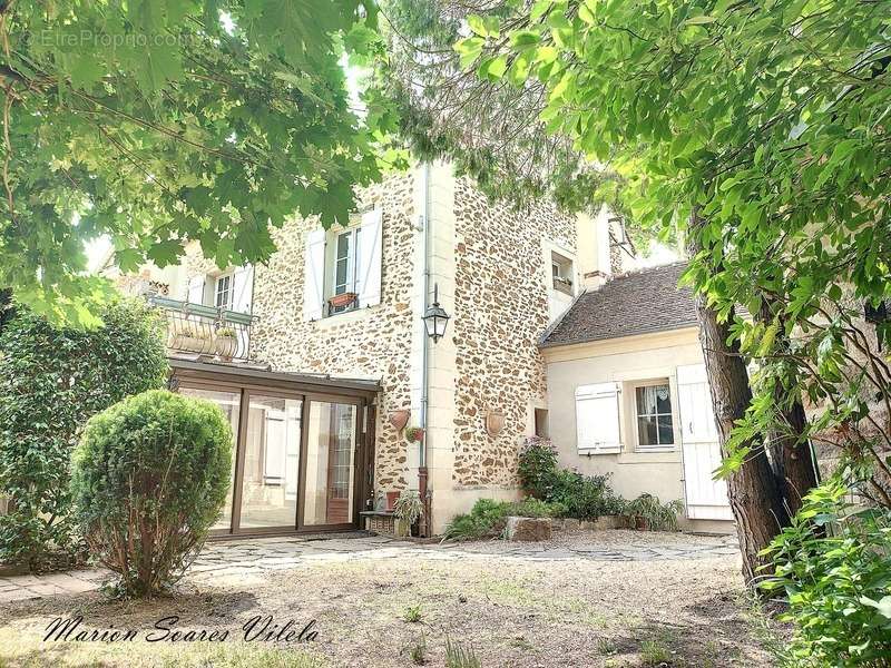 Maison à CHAUMES-EN-BRIE